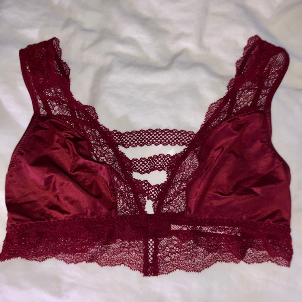 VS Silky Lace Bralette 💋